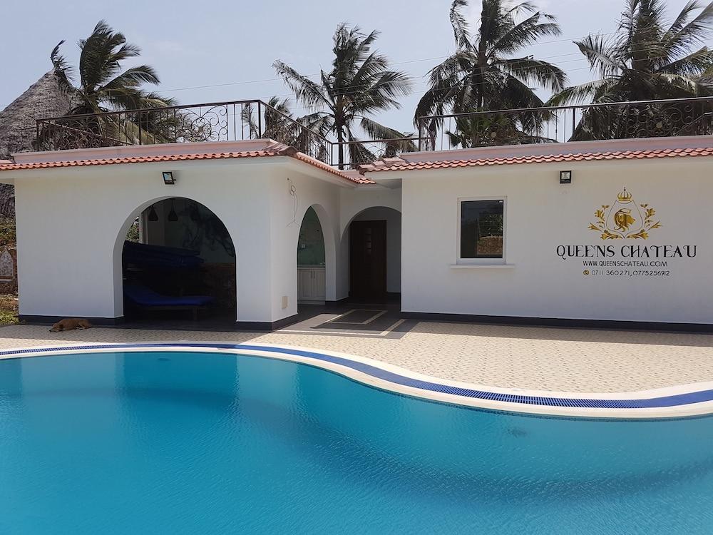 queens chateau boutique villa