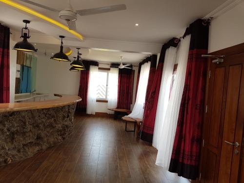 queens chateau boutique villa