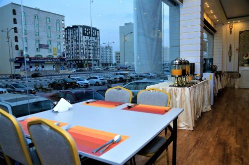 al dyafa hotel suites