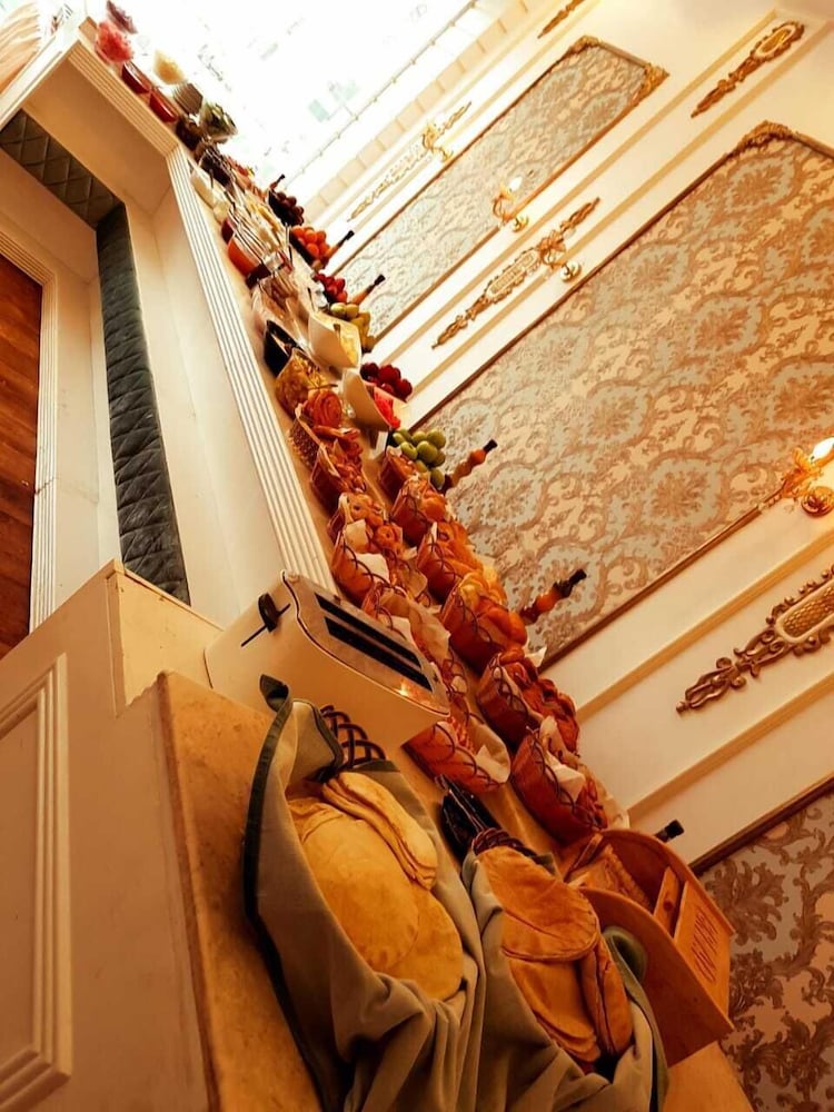 al dyafa hotel suites