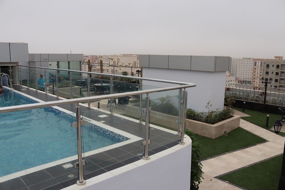 al dyafa hotel suites