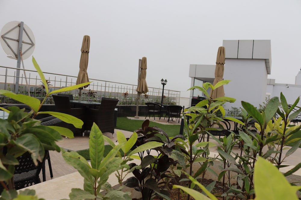 al dyafa hotel suites