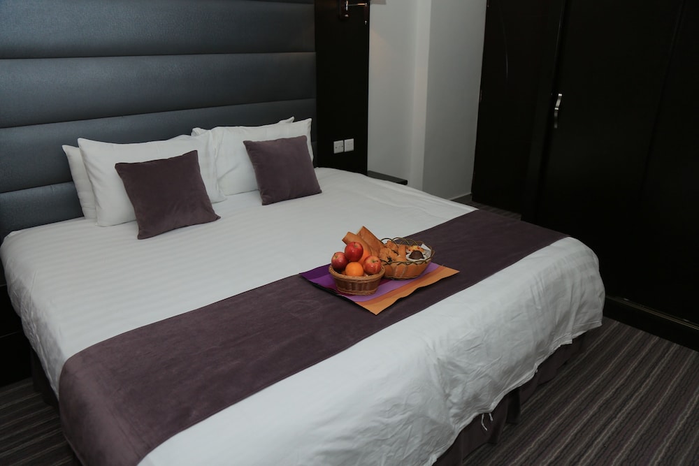 al dyafa hotel suites