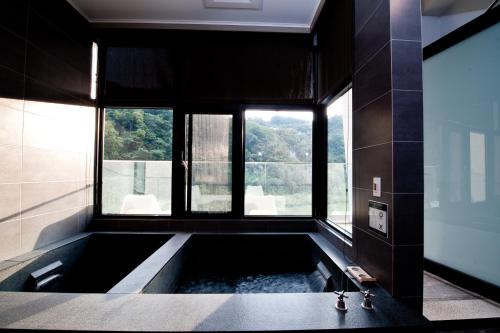 hu shan hot spring hotel