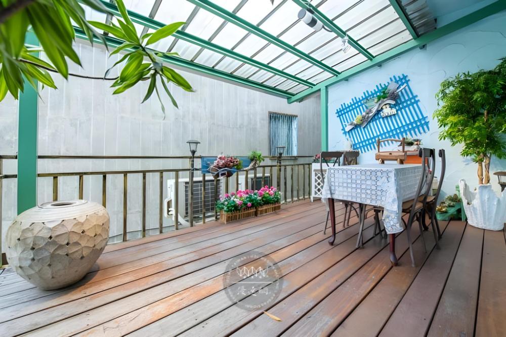 mushroom bed and breakfast