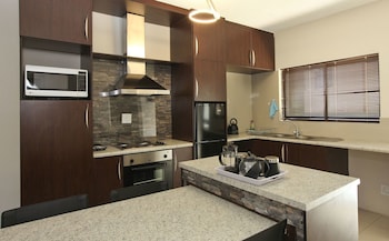 Hillside Executive Accommodation,Khomas Region>>Windhoek,4 star