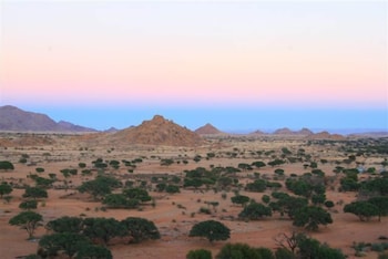 Savanna Guest Farm,Karasburg>>Grunau,2 star
