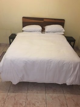 Essence Of Africa Guesthouse,Windhoek West>>Windhoek,3 star