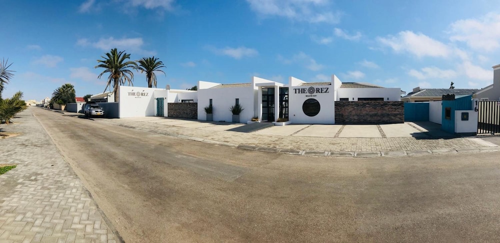 the rez guesthouse