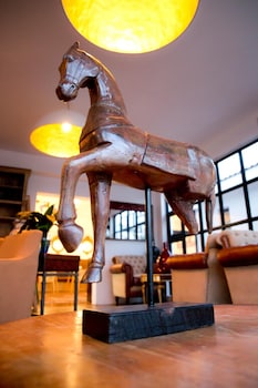 the rez guesthouse