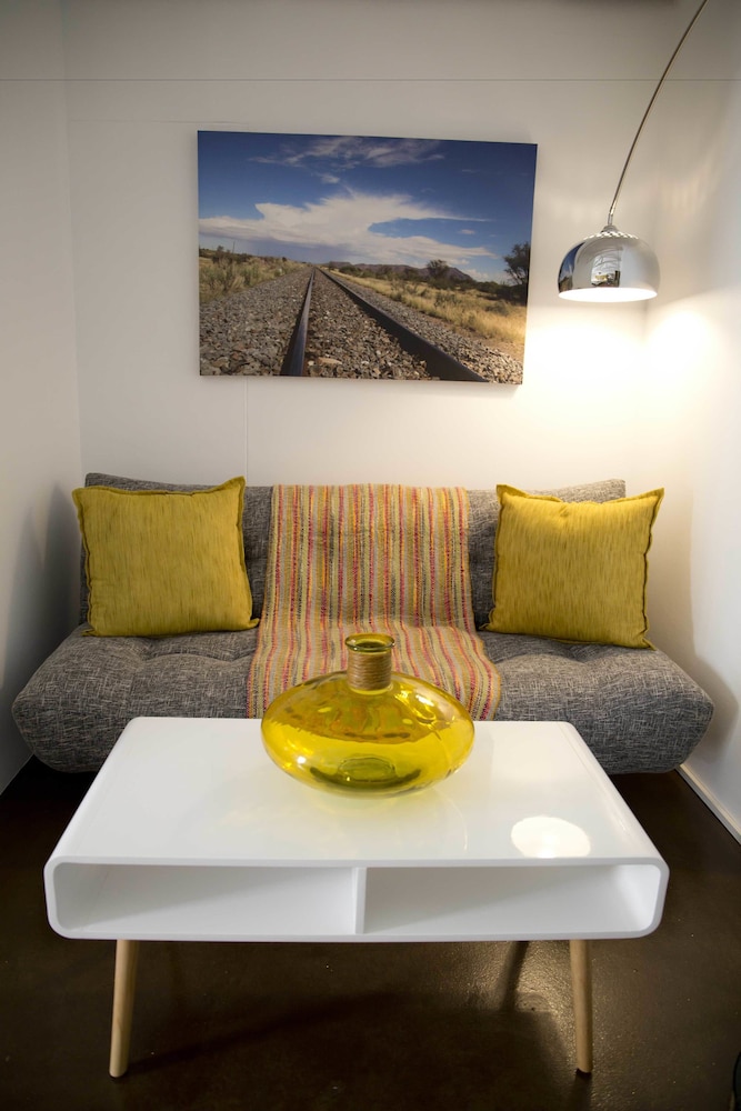 the rez guesthouse