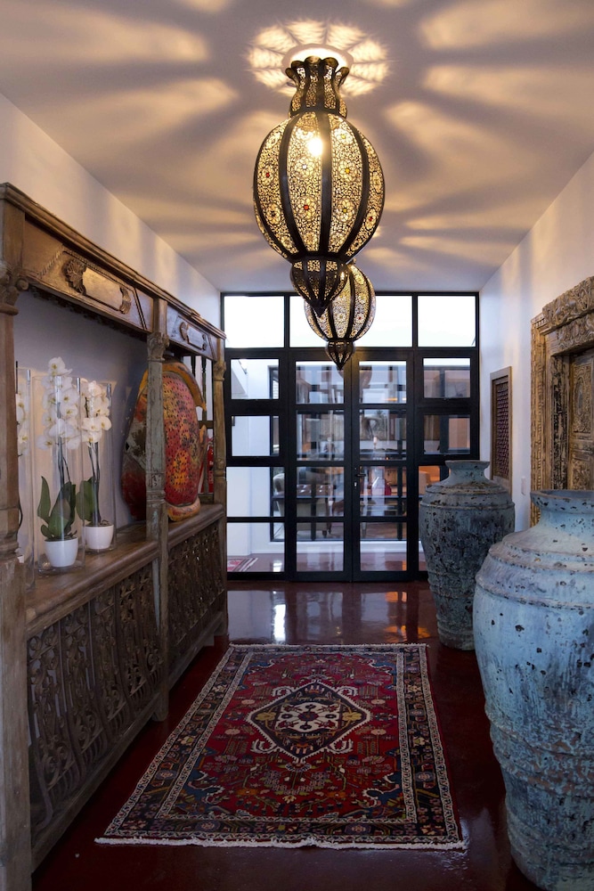 the rez guesthouse
