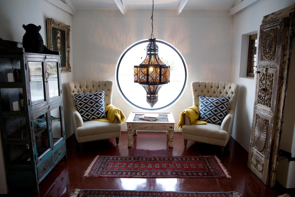 the rez guesthouse