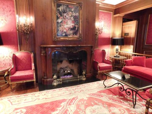 Pine Inn,Near Carmel Beach,4 star