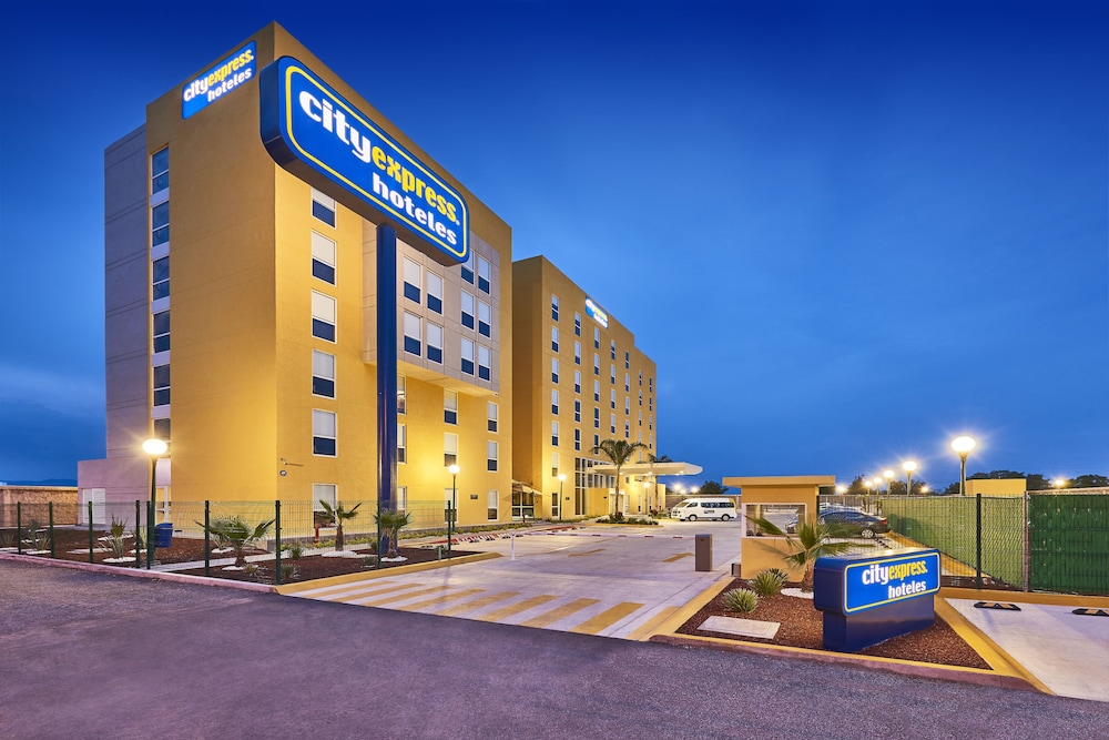 city express by marriott celaya galerias