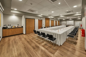 city express by marriott celaya galerias