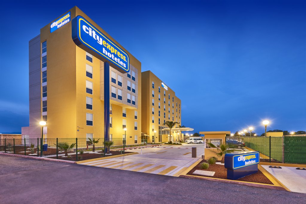 City Express By Marriott Celaya Galerias,Guanajuato>>Celaya,3 star