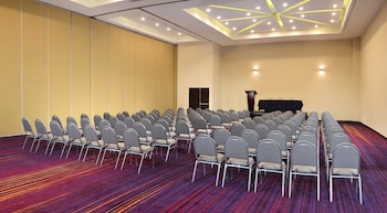 crowne plaza puebla