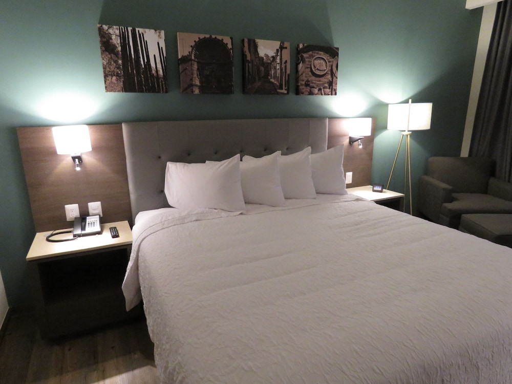 hampton inn celaya mexico