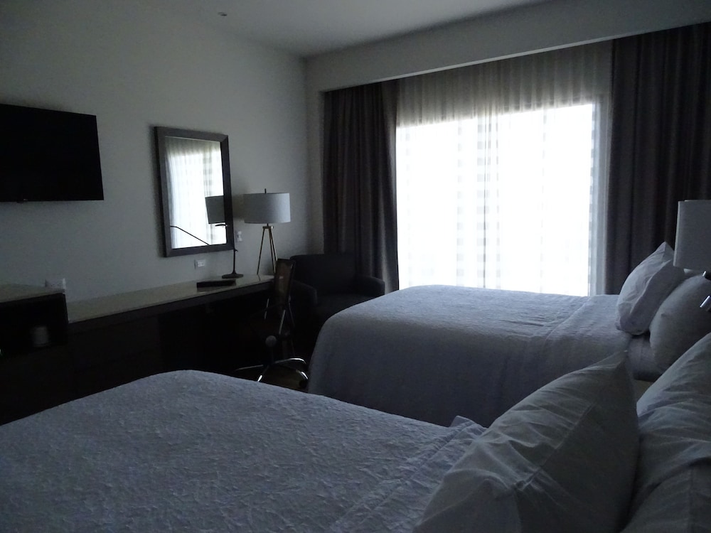 hampton inn celaya mexico