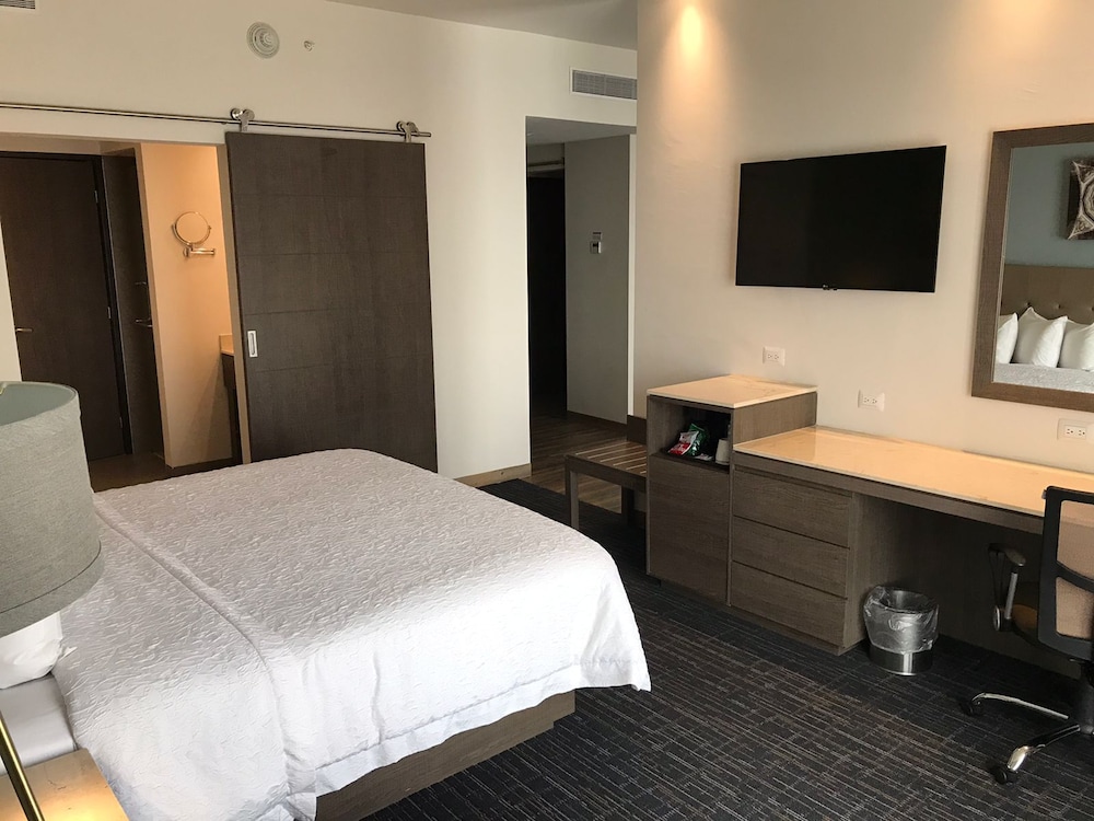 hampton inn celaya mexico