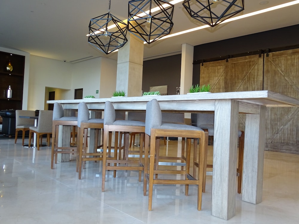 hampton inn celaya mexico