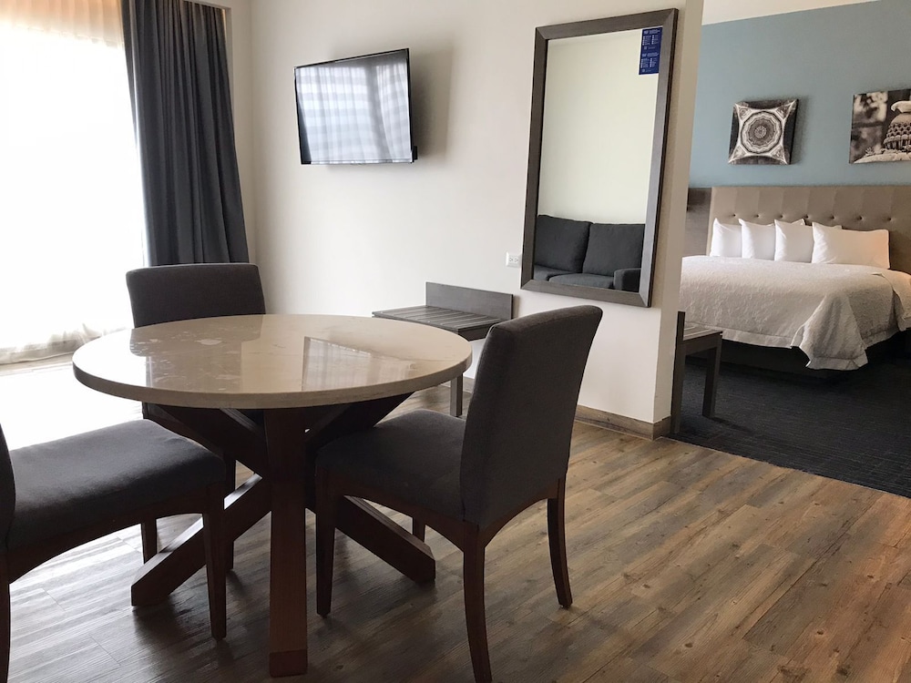 hampton inn celaya mexico