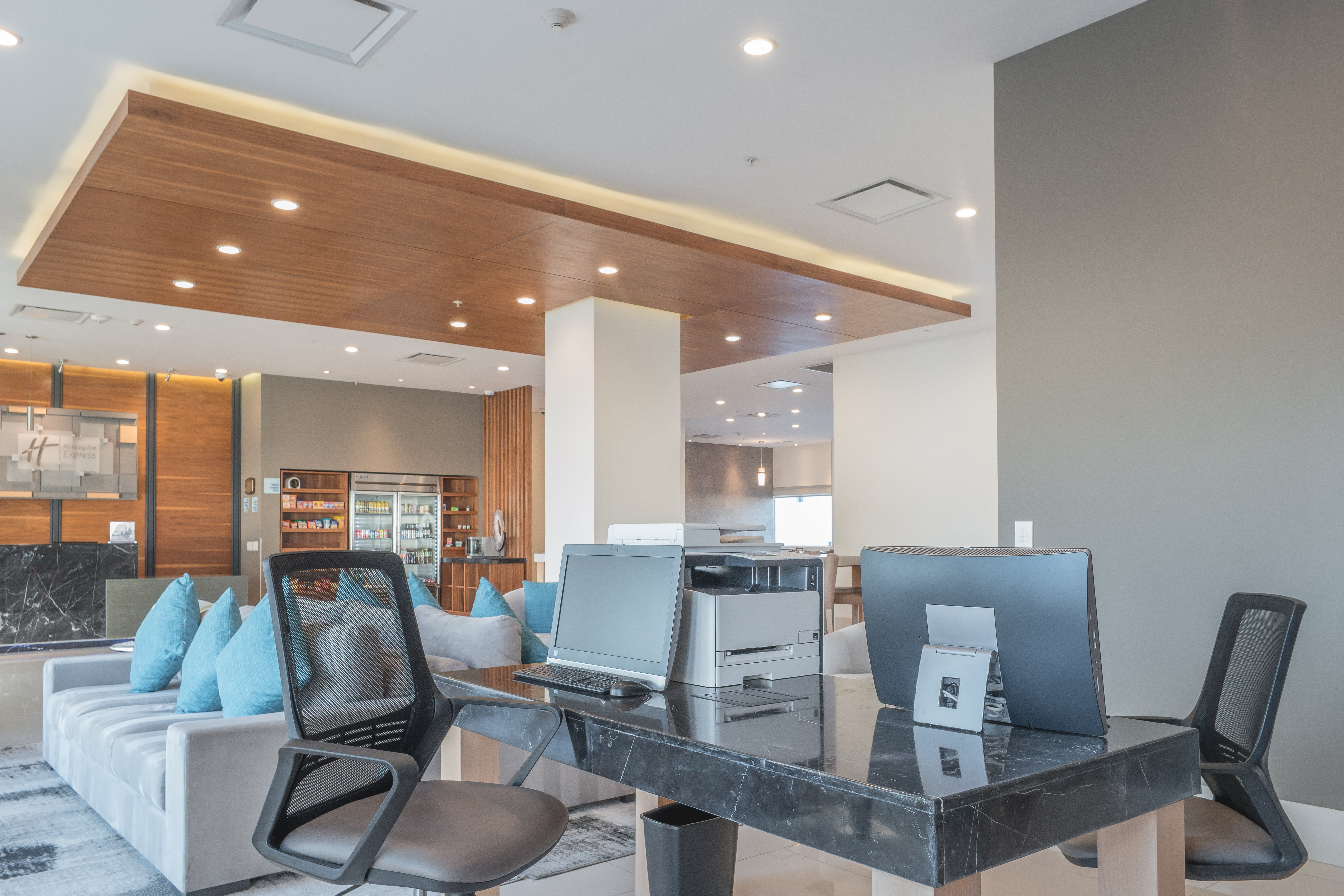 holiday inn express and suites silao aeropuerto
