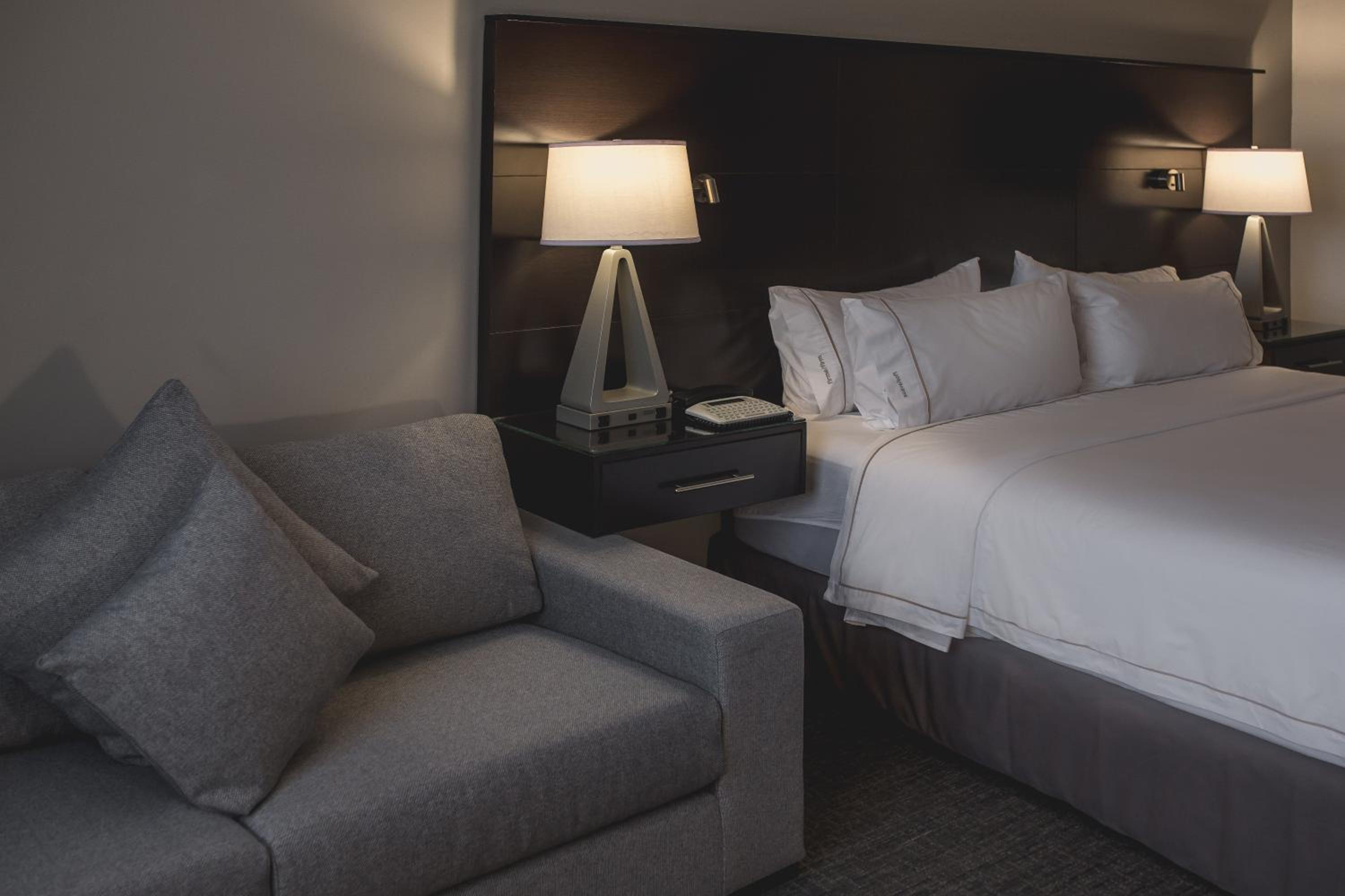 holiday inn express and suites silao aeropuerto