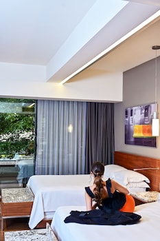 krystal grand suites insurgentes