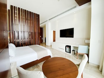 altitude at krystal grand cancun all inclusive