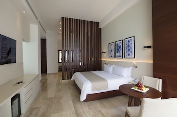 altitude at krystal grand cancun all inclusive