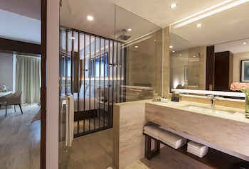 altitude at krystal grand cancun all inclusive