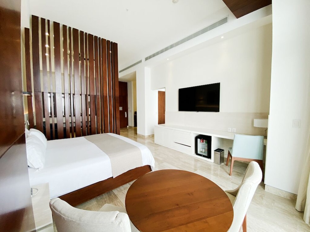 altitude at krystal grand cancun all inclusive