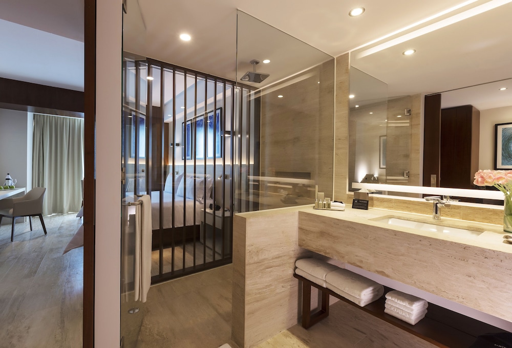 altitude at krystal grand cancun all inclusive