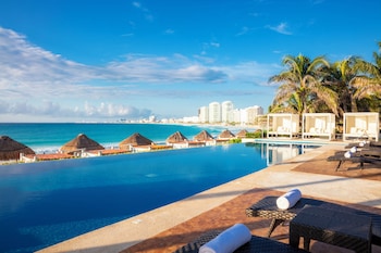 altitude at krystal grand cancun all inclusive