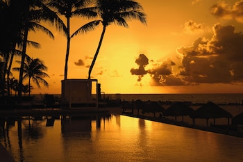 altitude at krystal grand cancun all inclusive