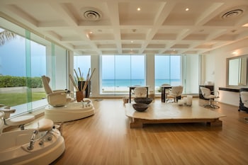 altitude at krystal grand cancun all inclusive