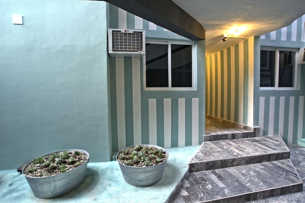 mas basico hotel