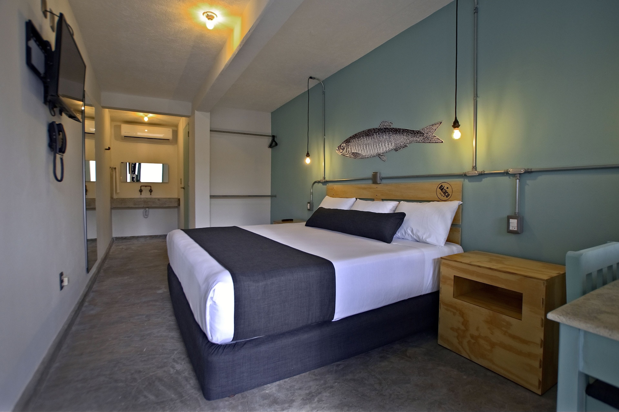 mas basico hotel
