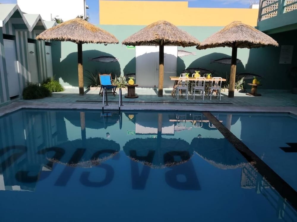 mas basico hotel