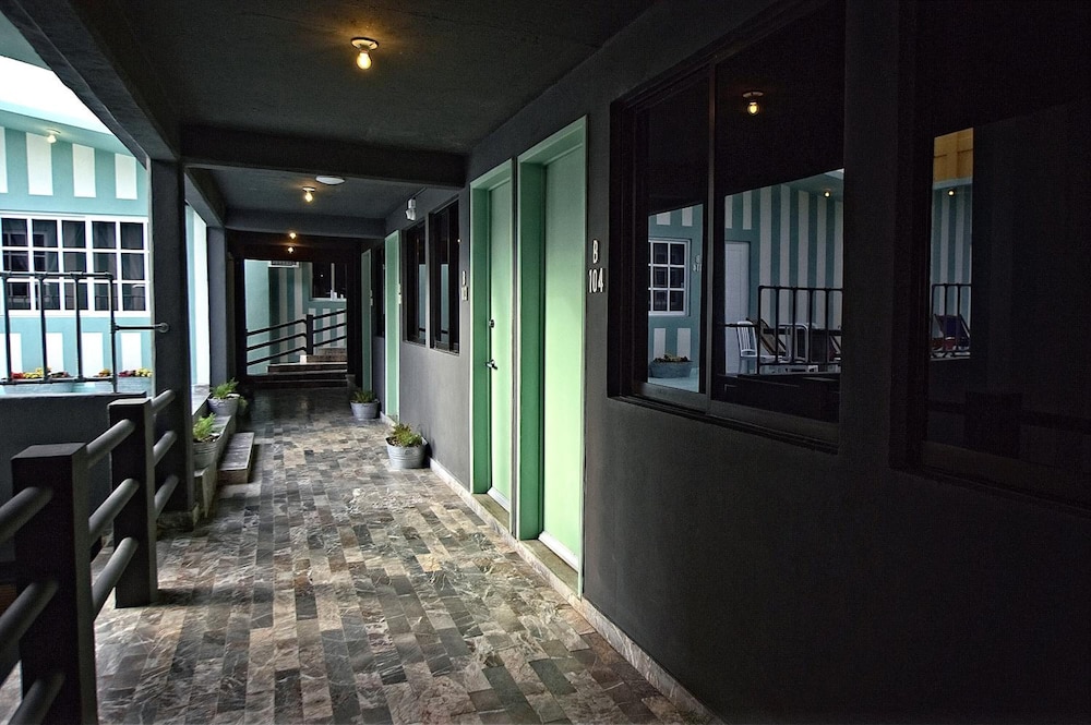 mas basico hotel