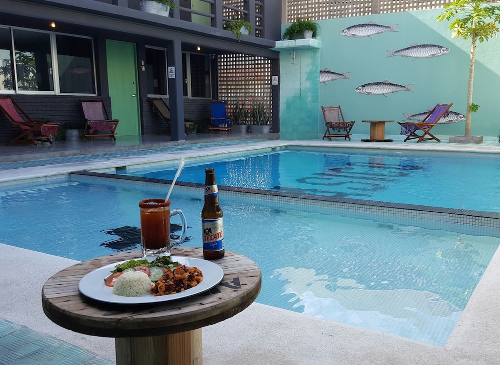 mas basico hotel