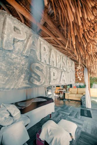 hotel paradise suites