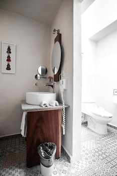 hotel paradise suites