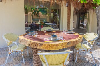 hotel paradise suites