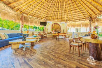 hotel paradise suites