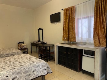 hotel dona chela en calvillo