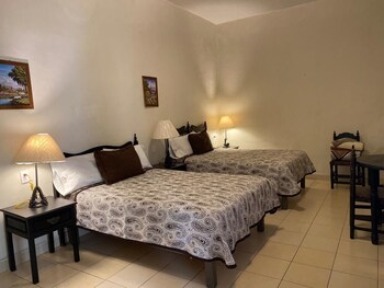 hotel dona chela en calvillo