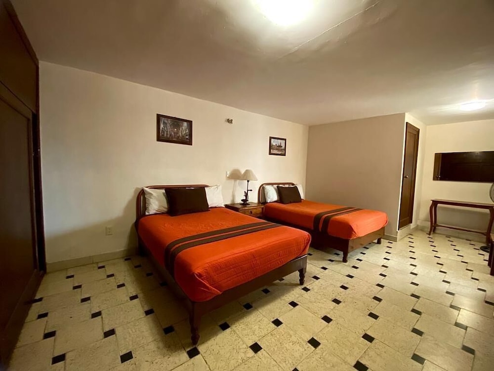 hotel dona chela en calvillo